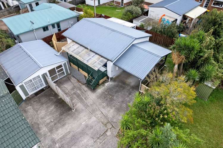 2/52 Waitaki Street Henderson_17