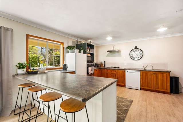 215 Riverbend Road Meeanee_2
