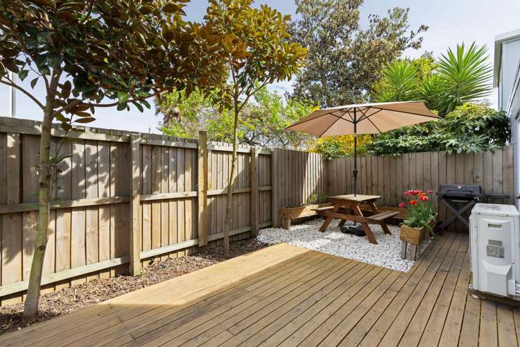 2/139 Brougham Street Addington_9