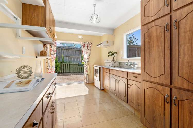 43a Beach Road Stanmore Bay_8