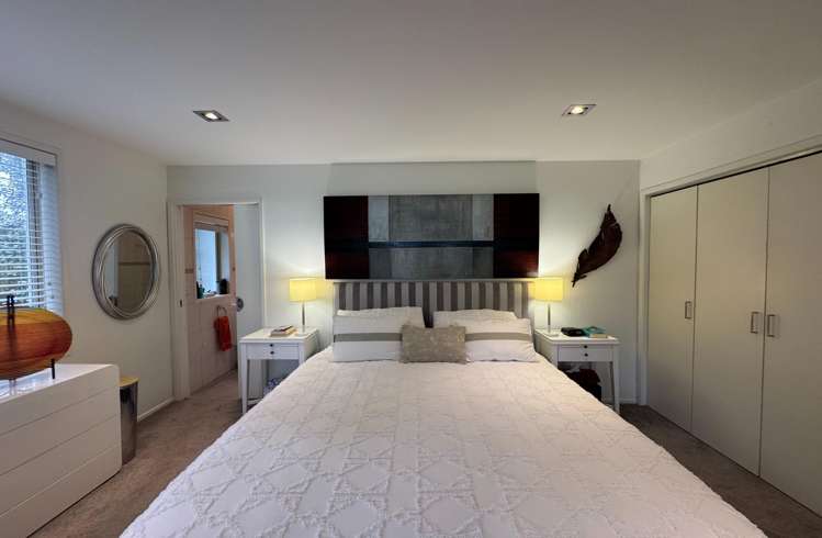 10/25 The Strand Onetangi_10