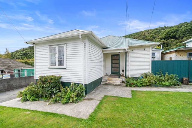 37 Wilkie Crescent Naenae_1