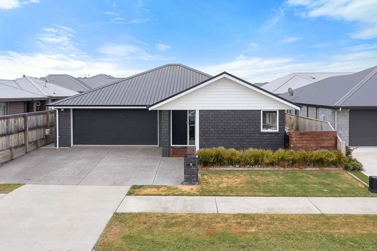 6 Catalina Crescent Burleigh_12