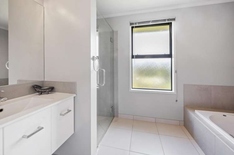 16 Lacebark Drive Kinloch_24