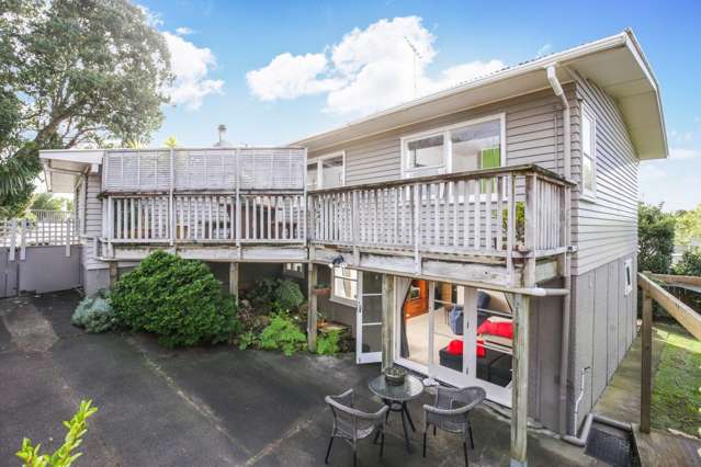 182 Golf Road Titirangi_1