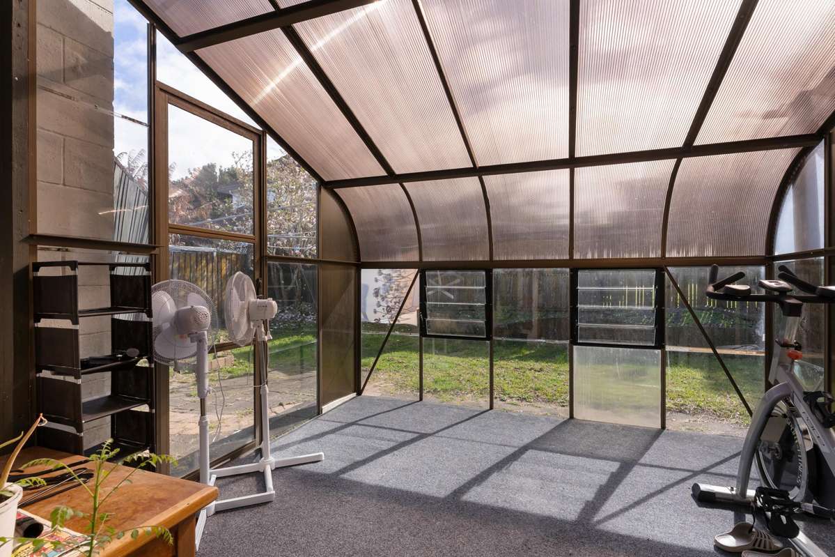 1/67a Woolfield Road_5