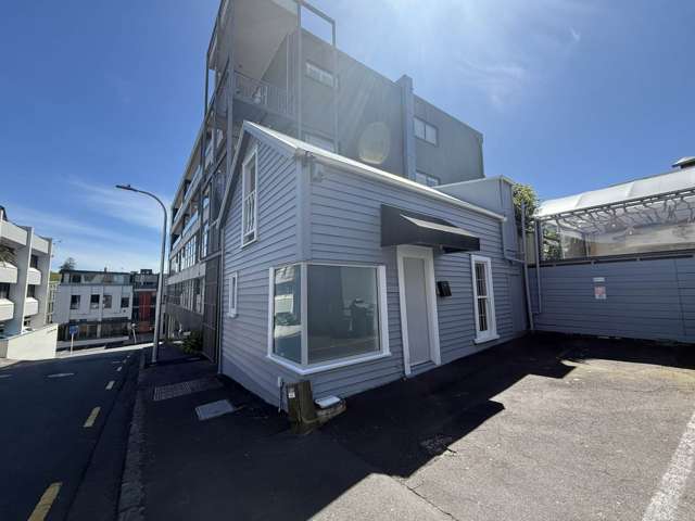 CHARACTER COTTAGE RETAIL IN PARNELL