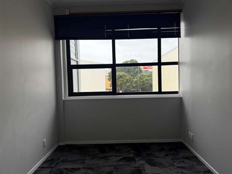 First Floor, 4 Cobham Court Porirua_6