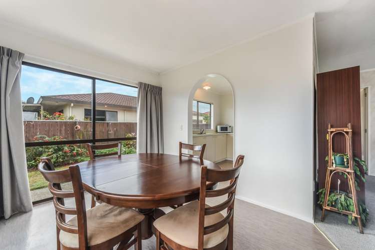 1/12 Stead Crescent Stoke_7