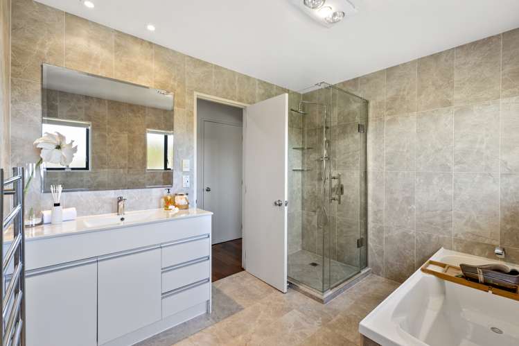 1/11 Seaview Road Castor Bay_14