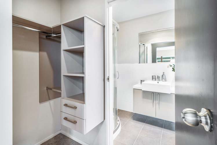 11 Riverglade Parkway Te Atatu South_15