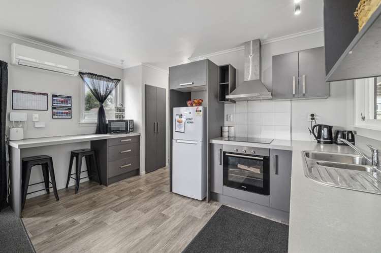 11 Farnworth Avenue Holdens Bay_3