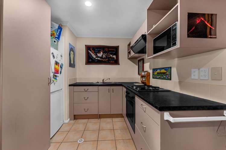 2U/1 Wadier Place Henderson_8