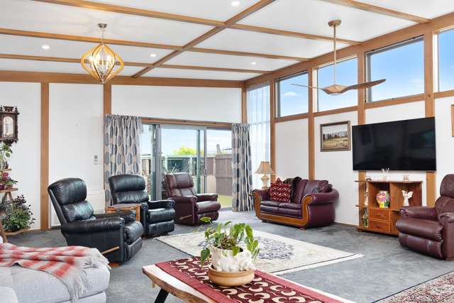 15 Mustang Alley Burleigh_4