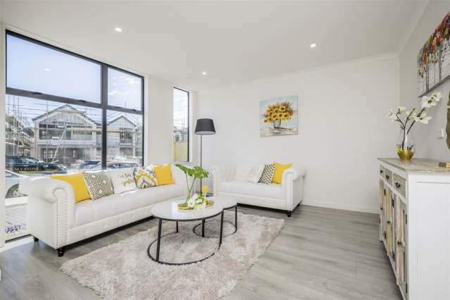 5 Woodacre Street Flat Bush_1