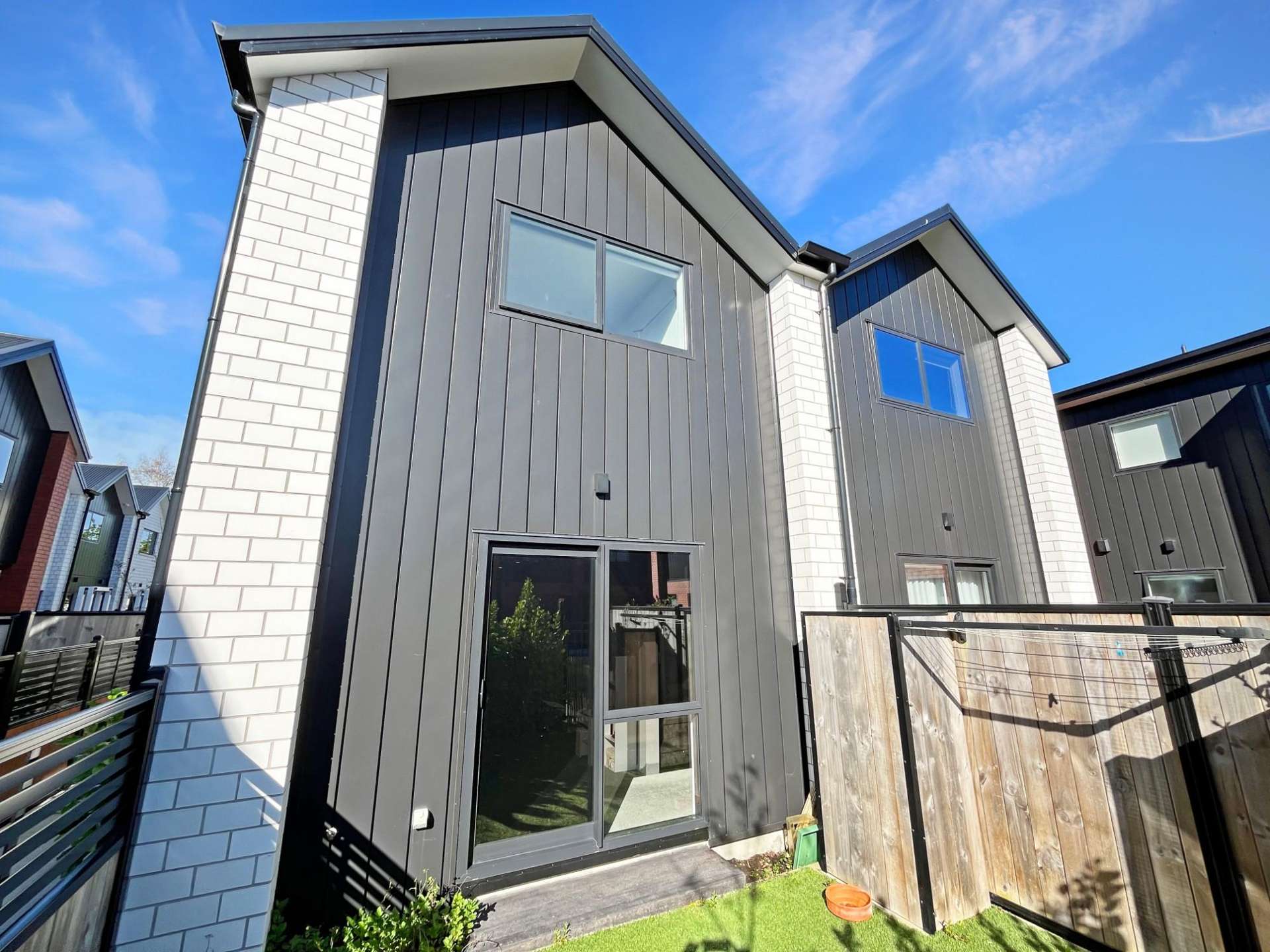  2/12 Biddle Crescent Taitā_0