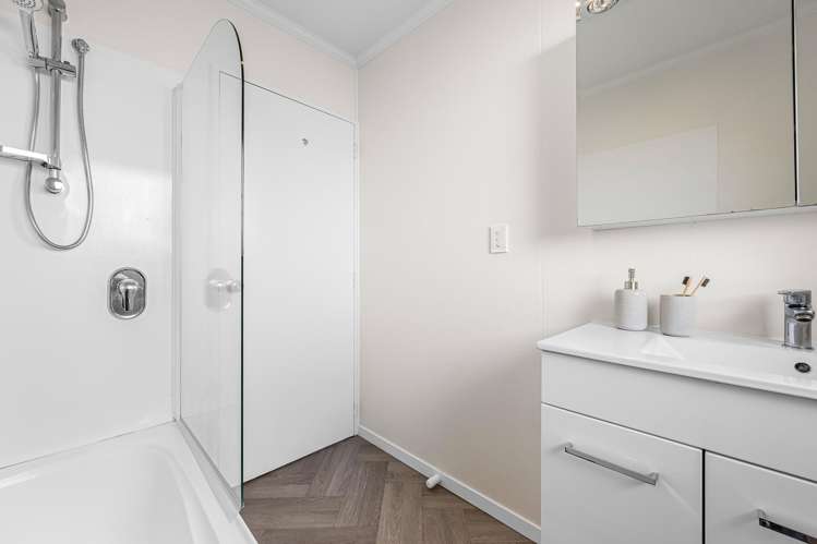 2/51 Tilford Street Woolston_10