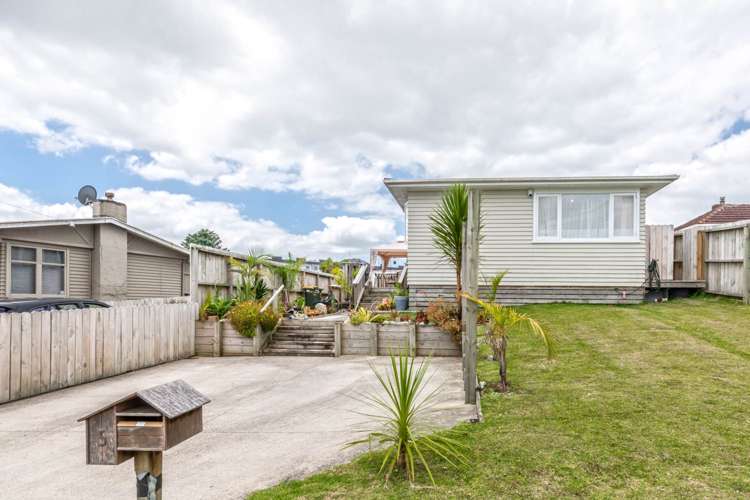 5b Sheehan Road Te Atatu South_1