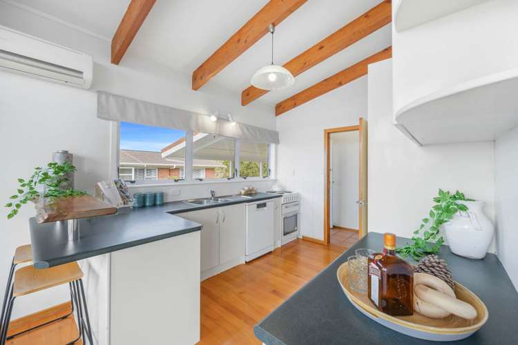 1/60 Chivalry Road Glenfield_6