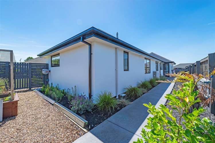 65 Southfield Drive Lincoln_26