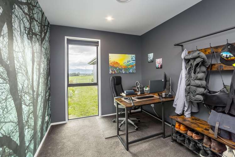 59 Charles Robert Drive Kahutara_25