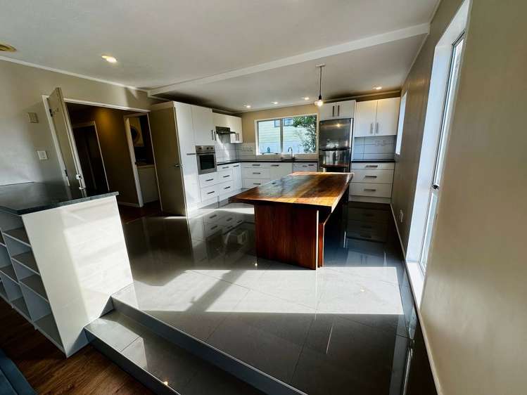 92 Thurleigh Grove Karori_18