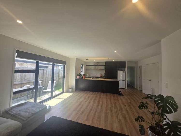 16 Tiria Drive 1131_2
