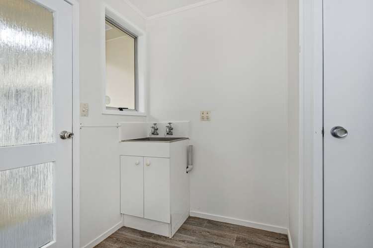 20 Raewyn Street Morningside_15