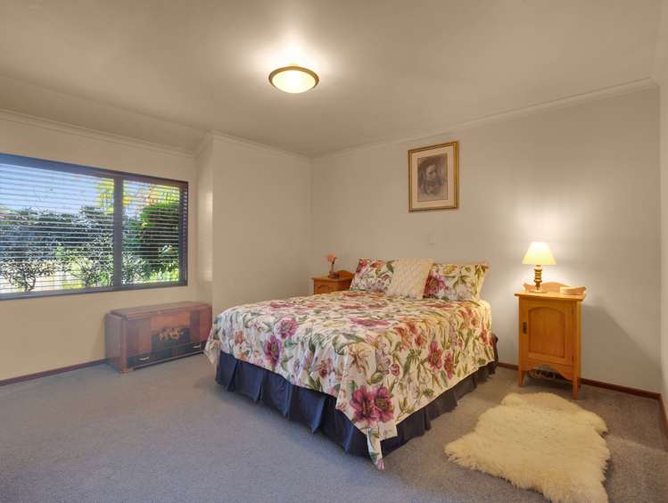 42 Ayrshire Drive Grandview Heights_20