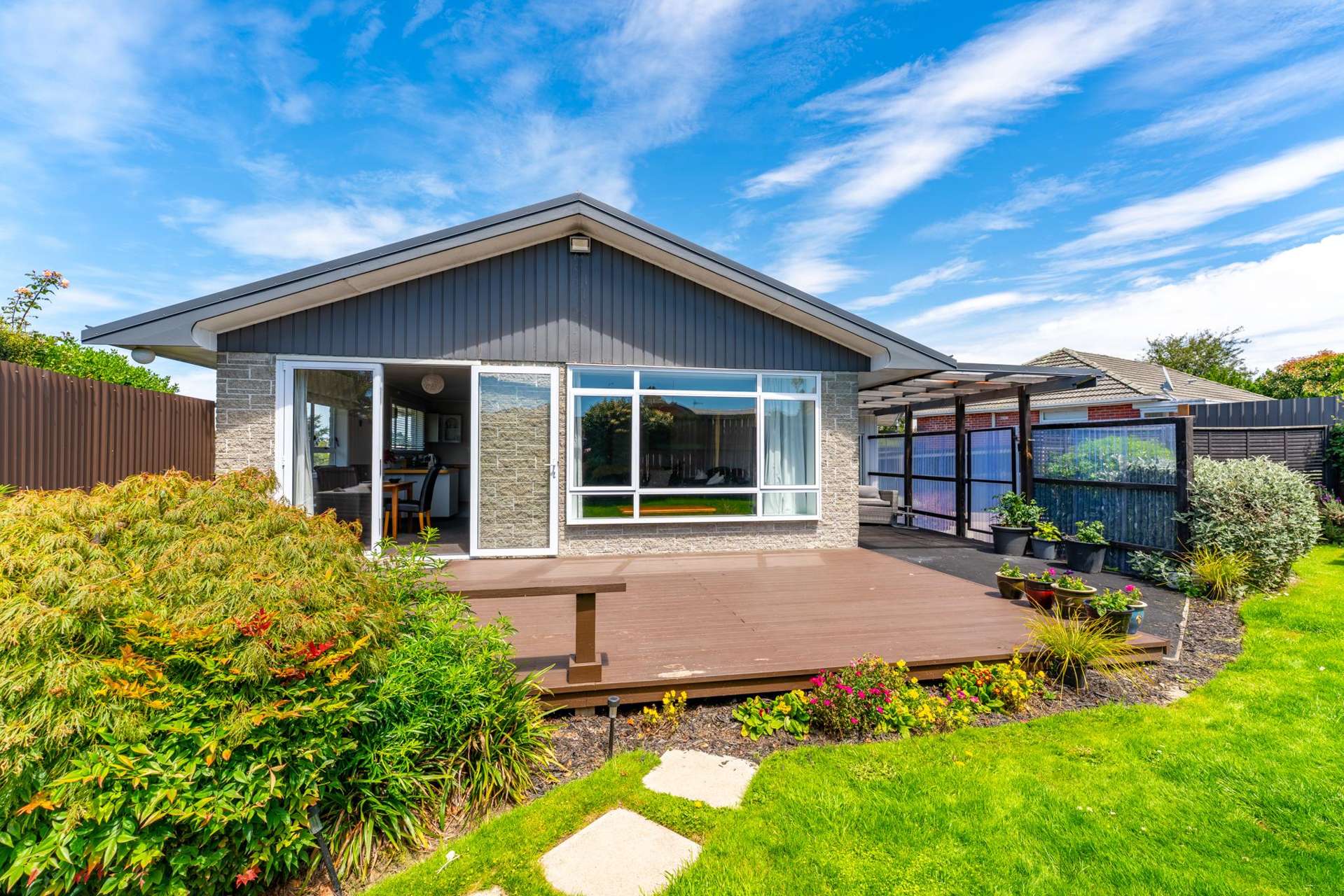 46 Pages Road Marchwiel_0