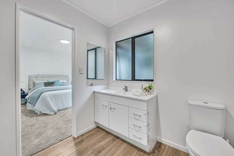 2/8a Verbena Road Birkdale_16