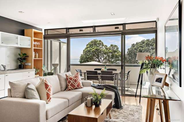 2/6 Beach Front Lane Browns Bay_4