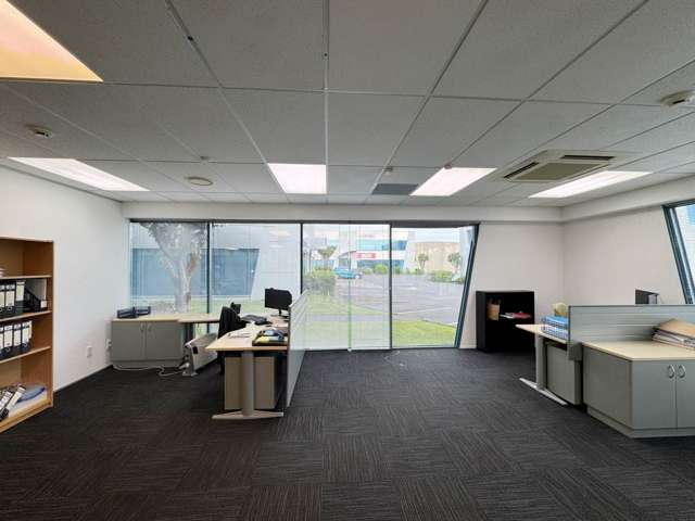 Unit B/106 Bush Road Rosedale_3