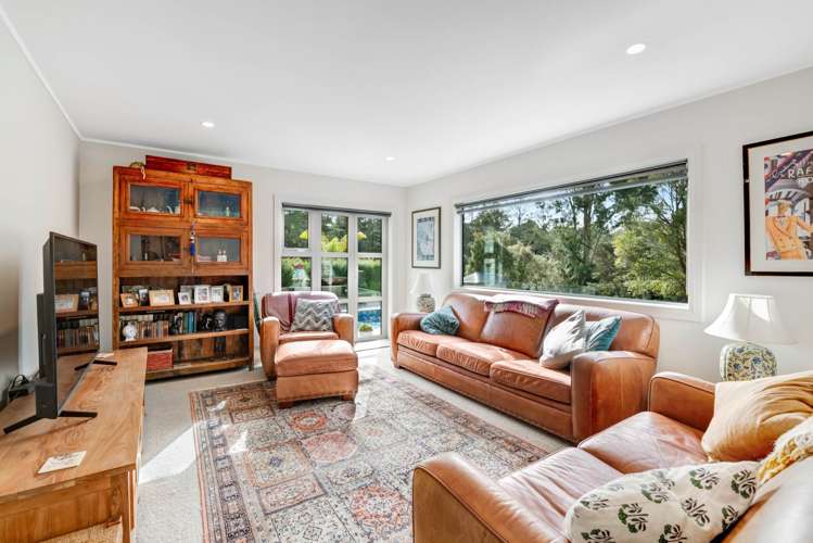 14 Hobbs Road Matakatia Bay_9