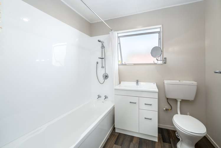 8 Kowhai Grove Featherston_11