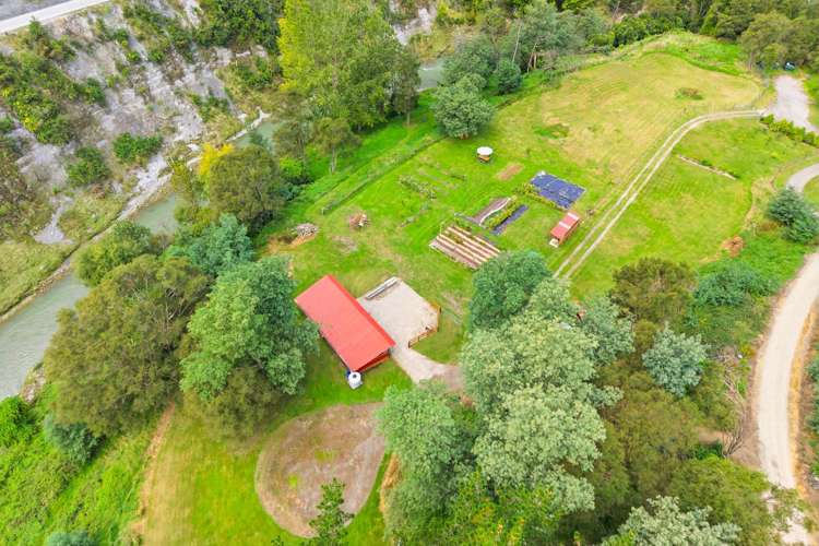 16 Naumai Crescent Mangamahu_12