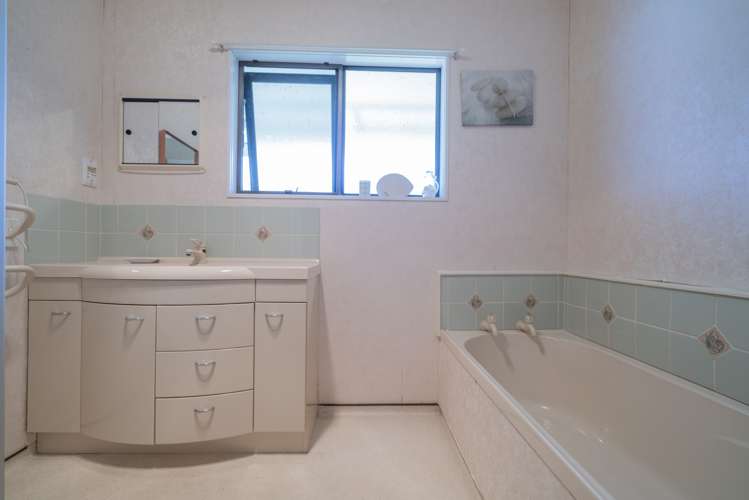 325a Barrowclough Road Whangamata_16