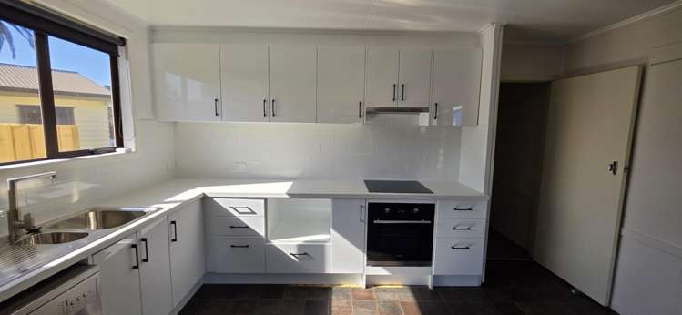 12 Lydiard Place 1053_12