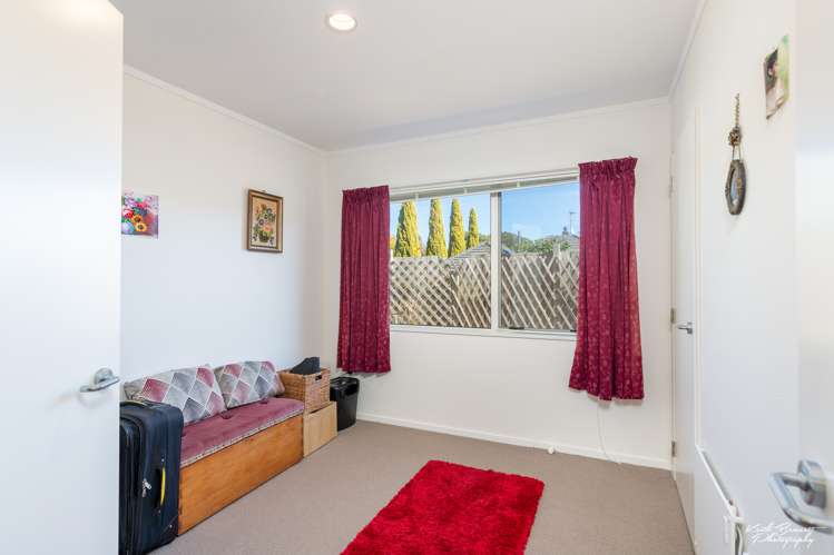 2/17 John Street Trentham_6