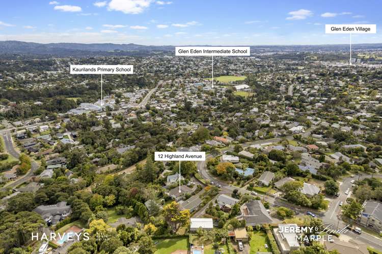12 Highland Avenue Titirangi_23