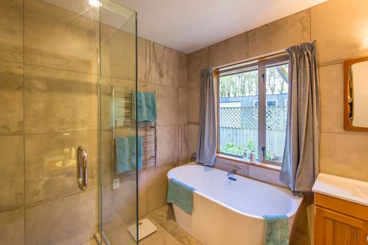 21 Guys Road Yaldhurst_8