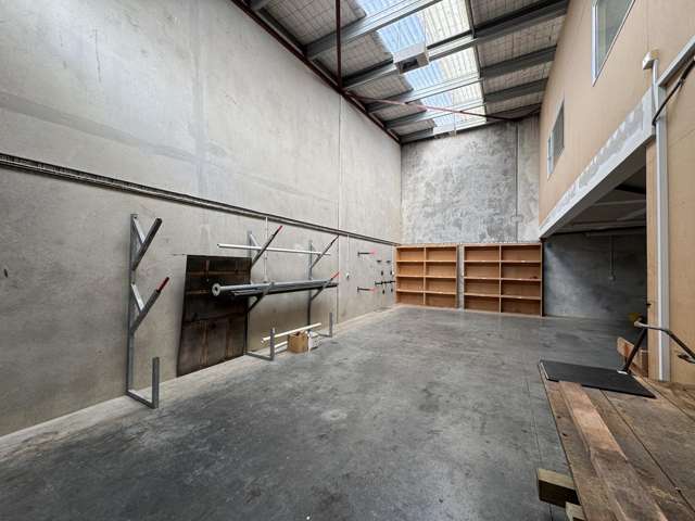 1/98 Main Road Tawa_1