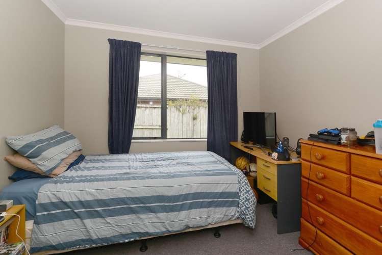 10 St James Drive 2750_12