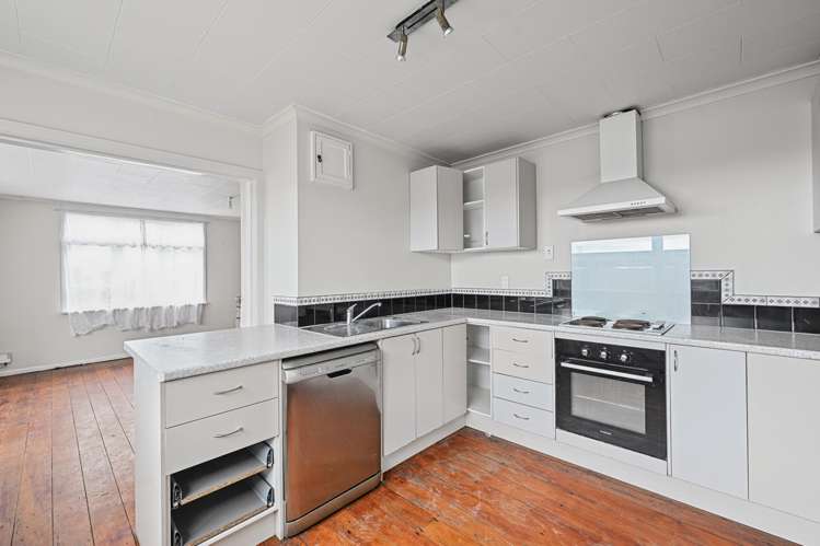 149 Clayton Road Mangakakahi_8
