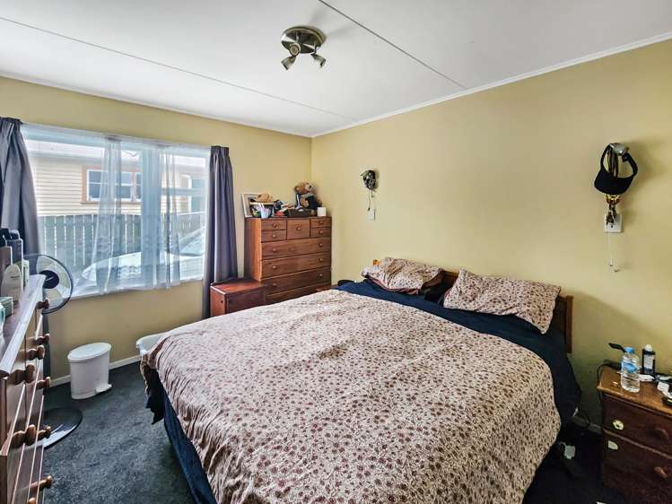 27 Russell Road 10629_8