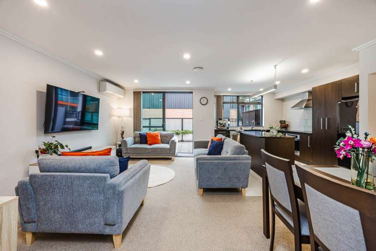 21-182 Flat Bush School Road_4