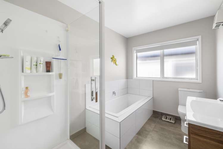 70 Awataha Crescent Pyes Pa_17