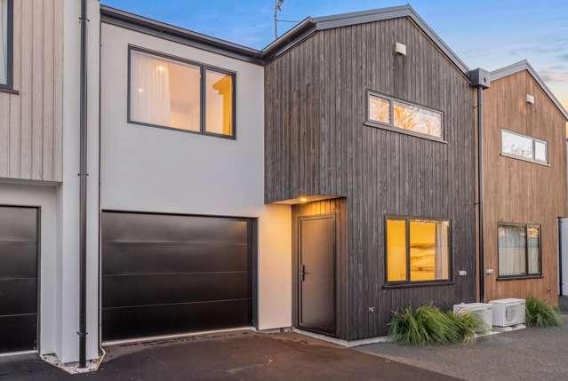 Find Us Another 4 Bedroom Townhouse? This Is It!