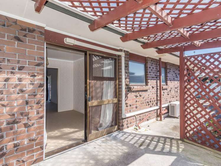 2 Akehurst Avenue New Lynn_10