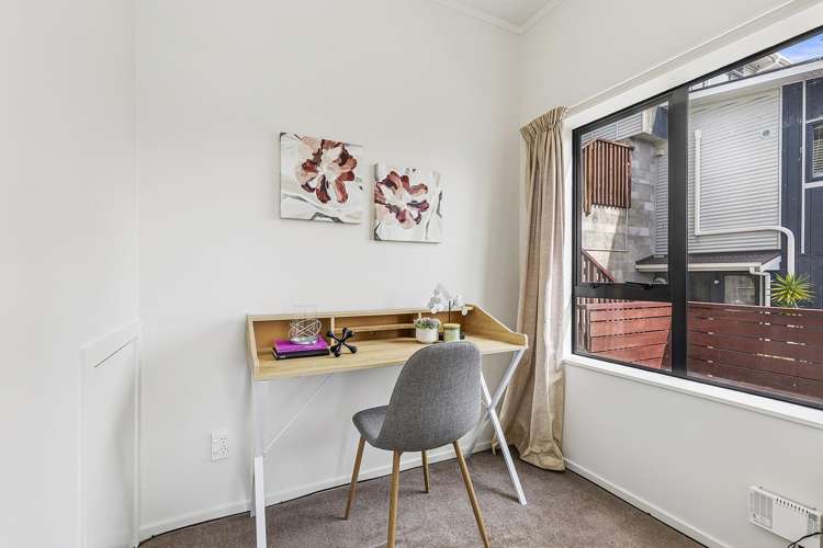 78C Queens Drive Lyall Bay_11